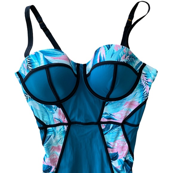 Torrid Blue/ Teal Palm Print Underwire One-Piece Swimsuit Size 2 DD/F (18-20) - Picture 7 of 13
